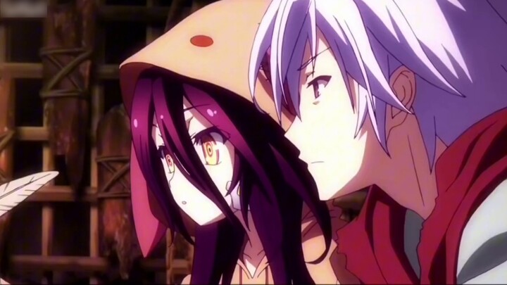 Di bawah serangan dewa, lolita menutupi tanah.