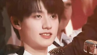 The popular online school idol Zhu Zhixin actually danced the classic girl group dance Nobody, which