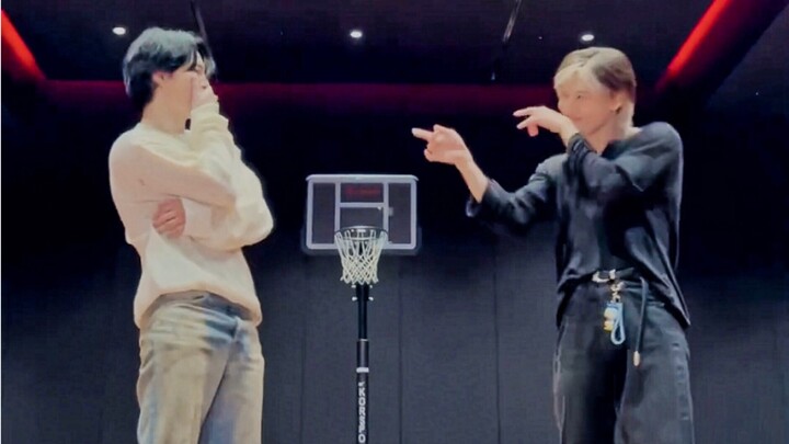 TwoMin reunite! Park Jimin & Lee Taemin’s “Hard” dance challenge!