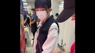 Aku benci hubungan antar generasi! Aku juga pengin makan nasi topping bulu babi!