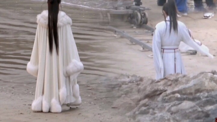 Who understands this sense of fate? It’s me, yet not me. Li Xiangyi ends here, while Li Lianhua begi