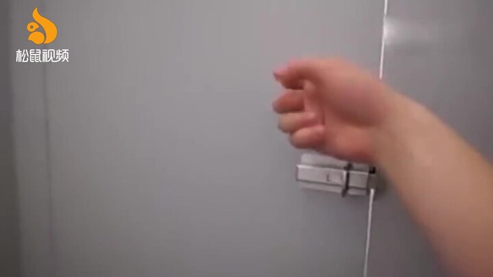 Sekarang aku tidak berani pergi ke toilet tanpa bakat