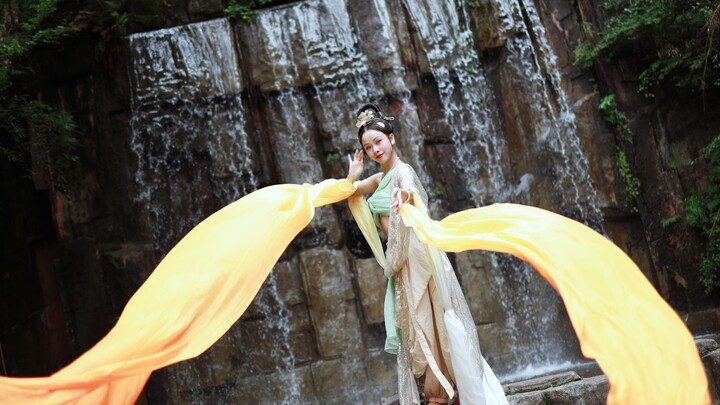 Ideas [Luzi] Long Silk Dance original choreography, a video that has been postponed for two years