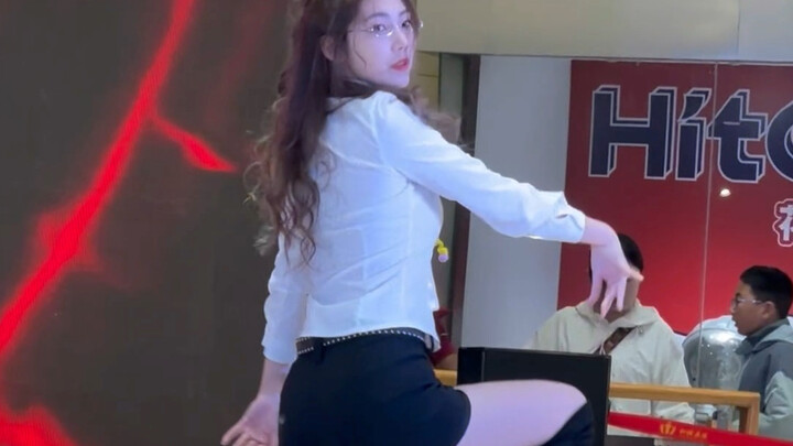 ตัวสั่น ตัวสั่น นี่แหละความทรงอิทธิพลสุดๆ! EXID – ddd แถมยังมีเด็กผู้หญิงตัวเล็กๆ มาเต้นตามด้วย น่าร