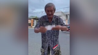 Part 2 ảo thuật đường phố. Biến giấy thành tiền😆. Clip dài quá up k hết nha ae traiga6868 63tiengiang cuoibebung fyp xuhuong xh GiGiGiGi