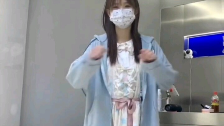 ผ่านไปอย่างเรียบง่าย ลึกลับและงดงาม แล้วจะไปปรับตัวเพื่อใครเล่า