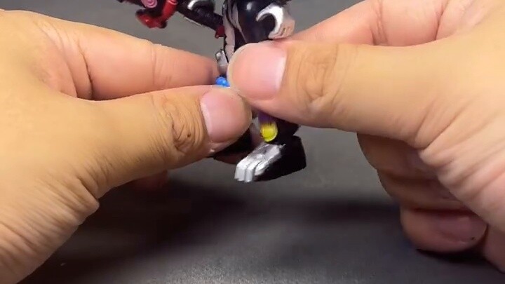 เรียนรู้วิธีการสร้างสารเคลือบคล้ายลูกอมเหนียวในขั้นตอนเดียวง่ายๆ!