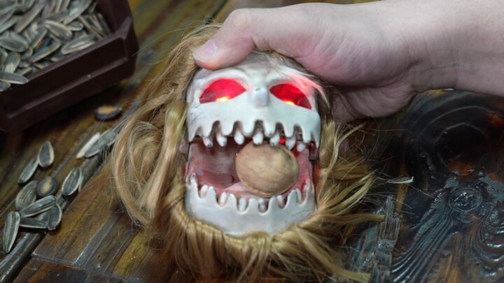 [Geek Craftsman] Jaw Titan Nutcracker