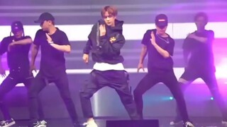 رقصة نفخ الغبار الكلاسيكية من وانغ يبو قادمة! أشعلت الحماس في المكان بأكمله