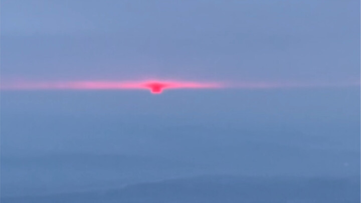 Datang ke Emei Kuku untuk memberi makan kucing... monyet!
