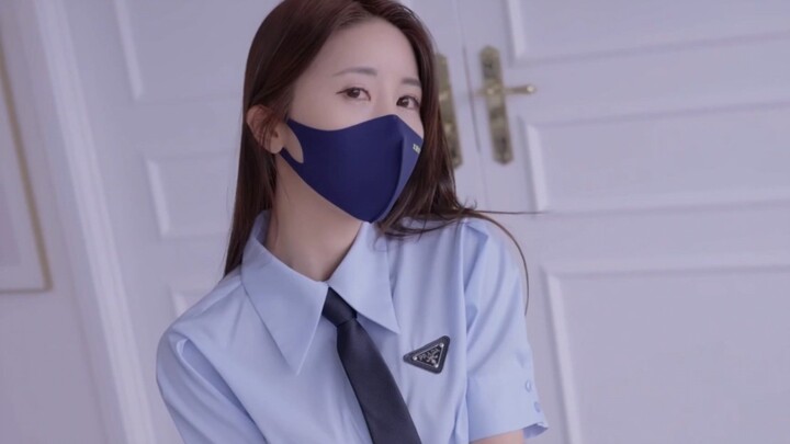 Trang phục tất lưới đồng phục của chị gái Rose, nhẹ nhàng chọc vào trái tim nhỏ bé của bạn