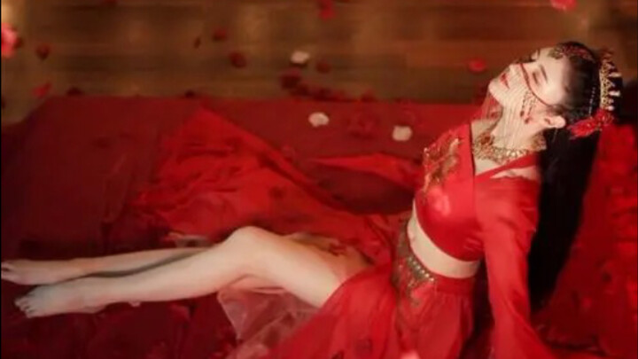 "Vũ cơ Tây Vực - Gây kinh ngạc toàn trường"