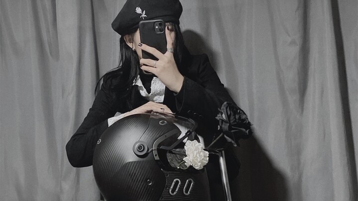 สไตล์ภาพก่อนและหลังขี่มอเตอร์ไซค์ เรียกว่าเหมือนกันไม่ได้ บอกได้แค่ว่าไม่เกี่ยวข้องกันเลย