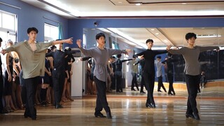 帅气男团拉丁舞展示，这才是男生该有的气场，满屏的国标荷尔蒙！