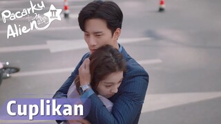 My Girlfriend is an Alien S2 | Cuplikan EP11 CEO Fang Takut Kehilangan Xiaoqi | WeTV【INDO SUB】