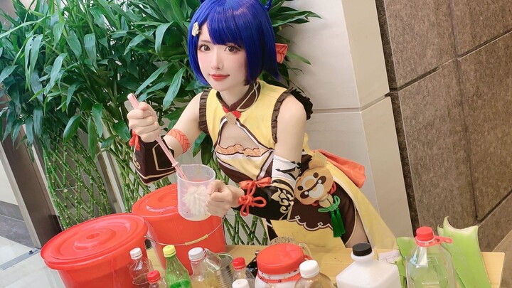 Vừa sạch vừa vệ sinh! Nhóc Clo hóa trang thành Hương Linh pha nước lô hội Lưu Dung