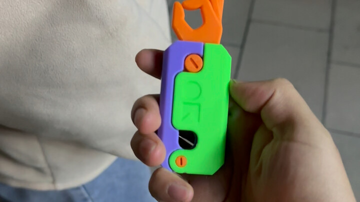 ฉันบอกโอเคไปแล้วแท้ๆ ทำไมเธอยังงอนอยู่นะ🤔️🤔️🤔️！