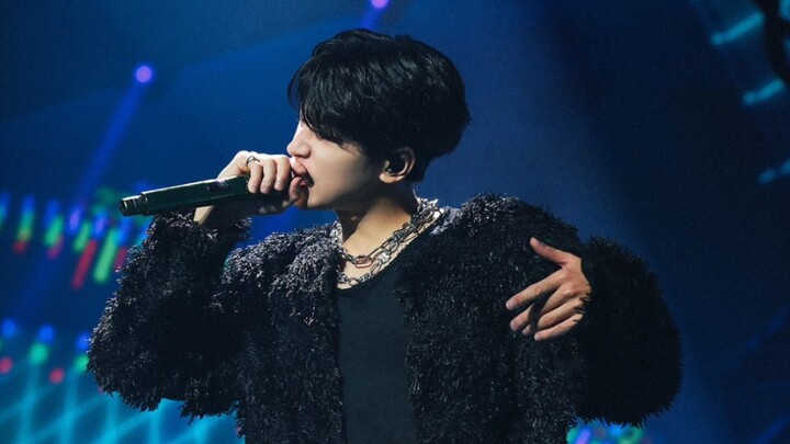 ใครจะไปคิดล่ะว่าก่อนหน้านี้พี่คนนี้เคยเป็นหนึ่งในเมมเบอร์หลักด้านแดนซ์ของเกิร์ลกรุปในวงมาก่อน!!
