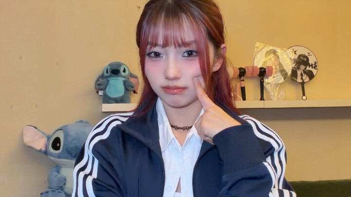 I’m totally brainwashed by this sweet little song—this hand dance is a total hit!