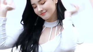 Xe tăng nhỏ bất khả chiến bại【MOMOLAND-Lee Seung-ri/Milkshake(NANCY)】Bản phối trực tiếp hay nhất của