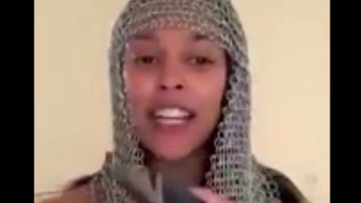 Doja Cat reading Roddy Rich's The Box is so funny. It turns out I'm also a level 10 reader hahahaha