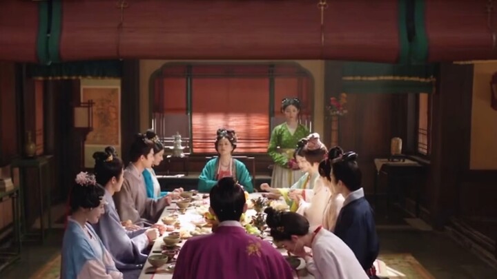 Lady Li understands Yang Xian the best, speaks for him, and treats him as her own family. Yang Xian'