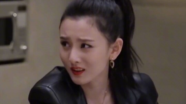 Bai Yu might really be unable to shake off Song Zuer; you can already hear his white hairs sizzling.