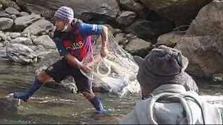 Cast Net Fishing in Tamankhola Baglung | Cast Netting | Himalayan Trout Fishing in Nepal |