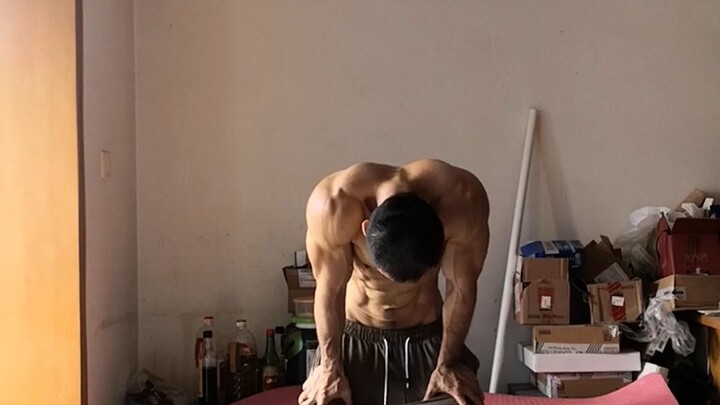 Losing 30 kg: My transformation after two and a half years of home workouts.