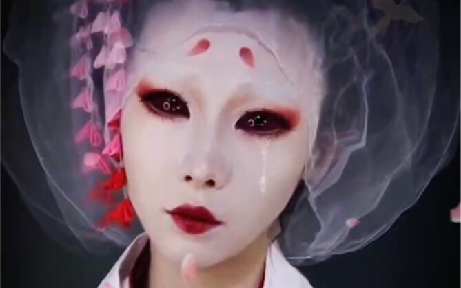 【الأول من الشهر القمري التاسع】إعادة إنتاج مكياج باي وومو ~ الجلد الذهبي في لعبة Identity V