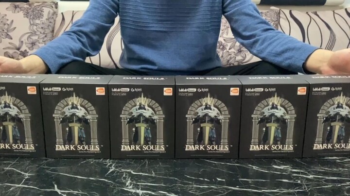 [เด็กฝึกงาน] มีหีบสมบัติขนาดใหญ่อยู่หน้าการแกะกล่องครั้งที่สองของฟิกเกอร์เวอร์ชัน Dark Souls Q