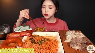 Một lần mukbang với nhiều lớp trên trên jjollbibimmyeon #amthuc