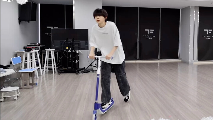 Eason Chen | Steadily Improving 🤲🏻 Daily Vlog: 5th Practice — 86 Dance + Vocal Training Highlights