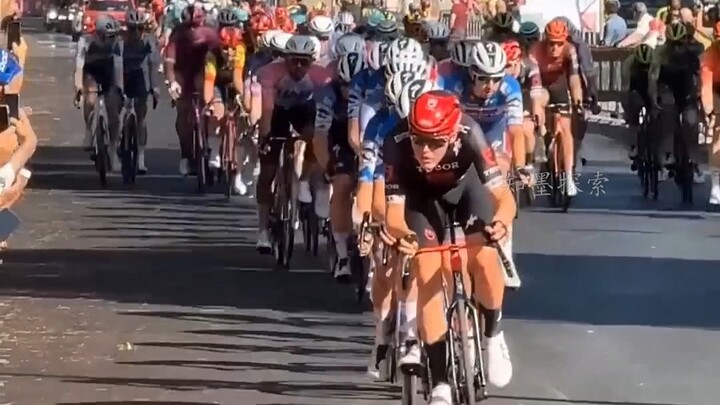 Mengapa para atlet menuangkan air ke dalam ban sepeda?