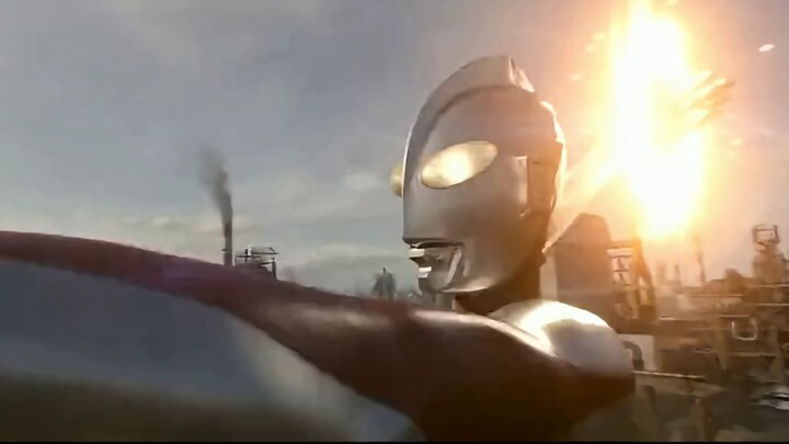 Just watching the new Ultraman version, this picture is shocking enough