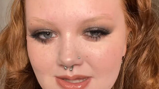 Suka tutorial makeup-nya! Sangat detail! Sepertinya aku jadi tahu cara membuat riasan smokey eyes!