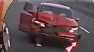 استيقظ الراكب الجانبي ليجد أن العالم قد انهار، أين ذهب السائق؟😂