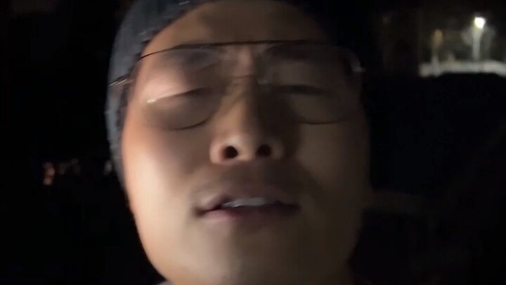 “هذا ذئب أبيض ذو تعليم عالٍ”.. دكتور من جامعة بكين لم يزر بيته منذ 20 عامًا ولا يعود حتى عندما تُصاب