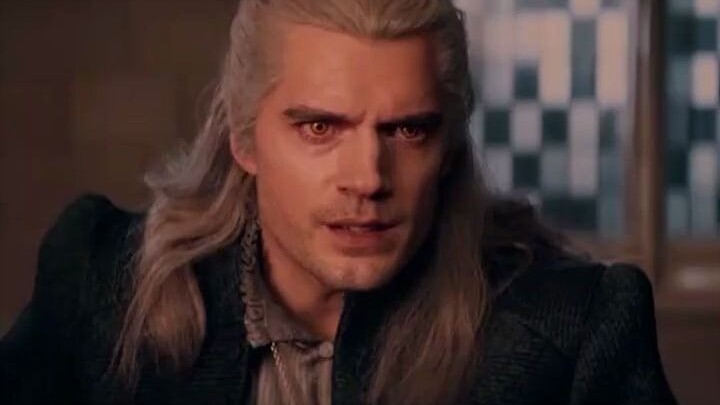 A mysterious suitor came to propose—turns out it was a hedgehog!