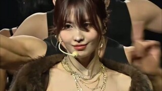 โมโม่ 251108