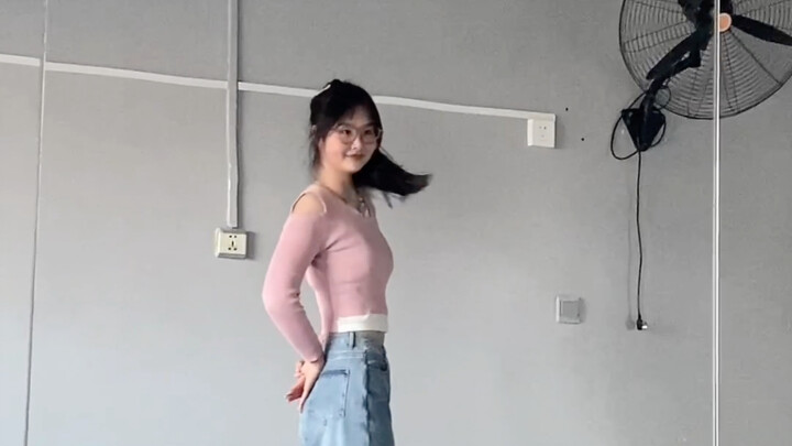 ป๊อป! นักเรียนมัธยมเต้นคัฟเวอร์ มาช้าไปหน่อยเลยต้องซื้อตั๋วเพิ่ม