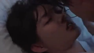 Setelah satu malam dengan paman kaya teman, dia langsung berhasil merebut hati