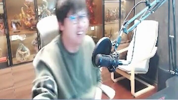 偷偷给老婆放片看