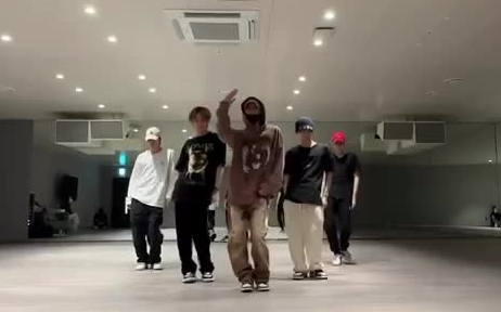 【เวนยูวี|WayV】230111 ห้องซ้อมเต้น SM เมดเลย์ “Illusion” + “Candy” + “Sherlock”