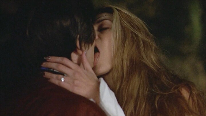 A cleverly conceived thriller and mystery film, featuring the eerie experiences of an ordinary famil