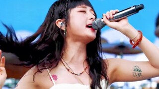 مشرقة جدًا، مبهرة جدًا، وواثقة جدًا!! [شو يونجين] الأداء الأول للنغمة الجديدة في مهرجان الموسيقى بجو