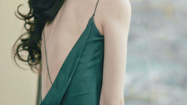 Nữ minh tinh phong cách mặt mộc của làng giải trí Hoa ngữ trang điểm đậm mà vẫn đẹp xuất sắc thế này