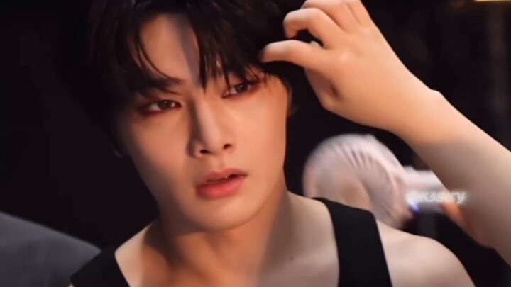Straykids: ผู้ชายเลือดเหล็ก 7 คนและน้องหมาตัวน้อยของพวกเขา~