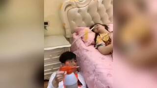 Dám trêu sư tử hà đông à 😂