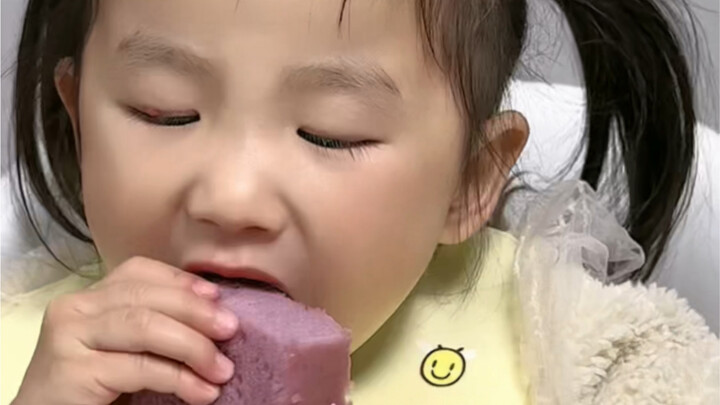 وما زلت تتذمر من أن أمي تعطيك القليل!